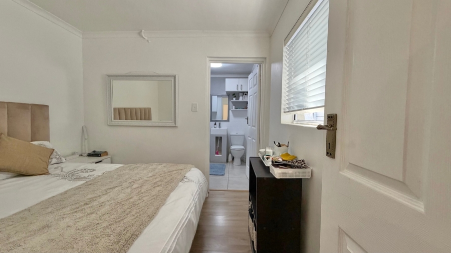 1 Bedroom Property for Sale in Plumstead Western Cape
